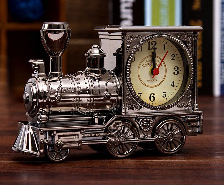 Silver Color ​Retro Metallic Train Model Alarm Clock – Novelty Locomotive Engine Quartz Table Clock – Classic Antique Gift & Study Desk Decoration