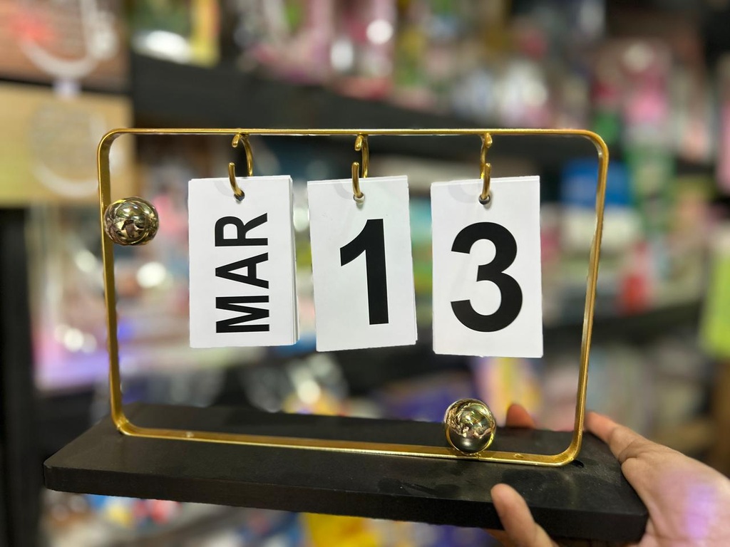Vintage Metal Frame Desktop Standing Perpetual Daily Flip Calendar