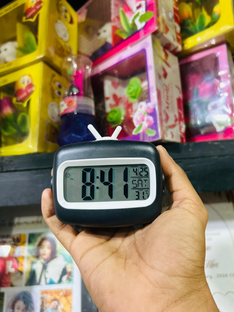 Retro TV-Shaped Digital Clock Long Lasting Alarm Clock For Students