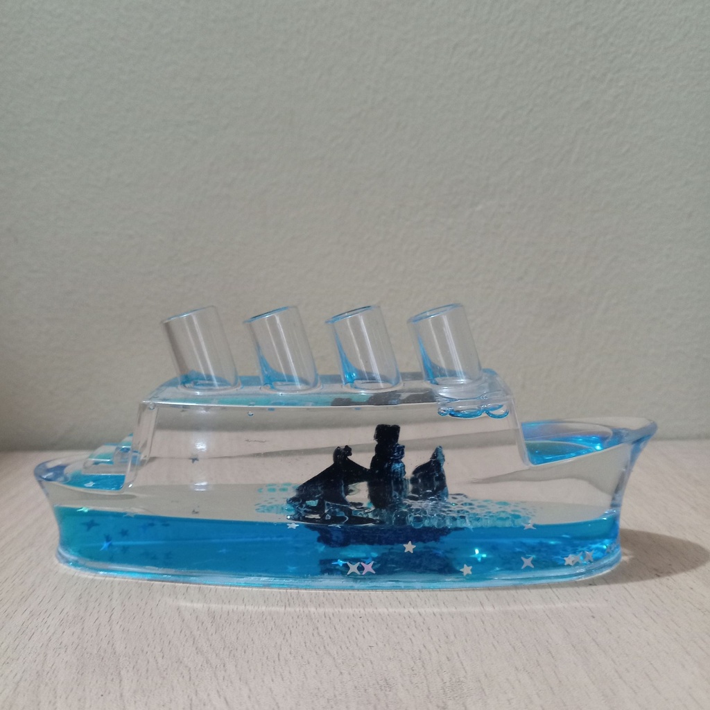 Titanic Cruise Ship Fluid Drift Bottle Liquid Wave Table & Car Dashboard